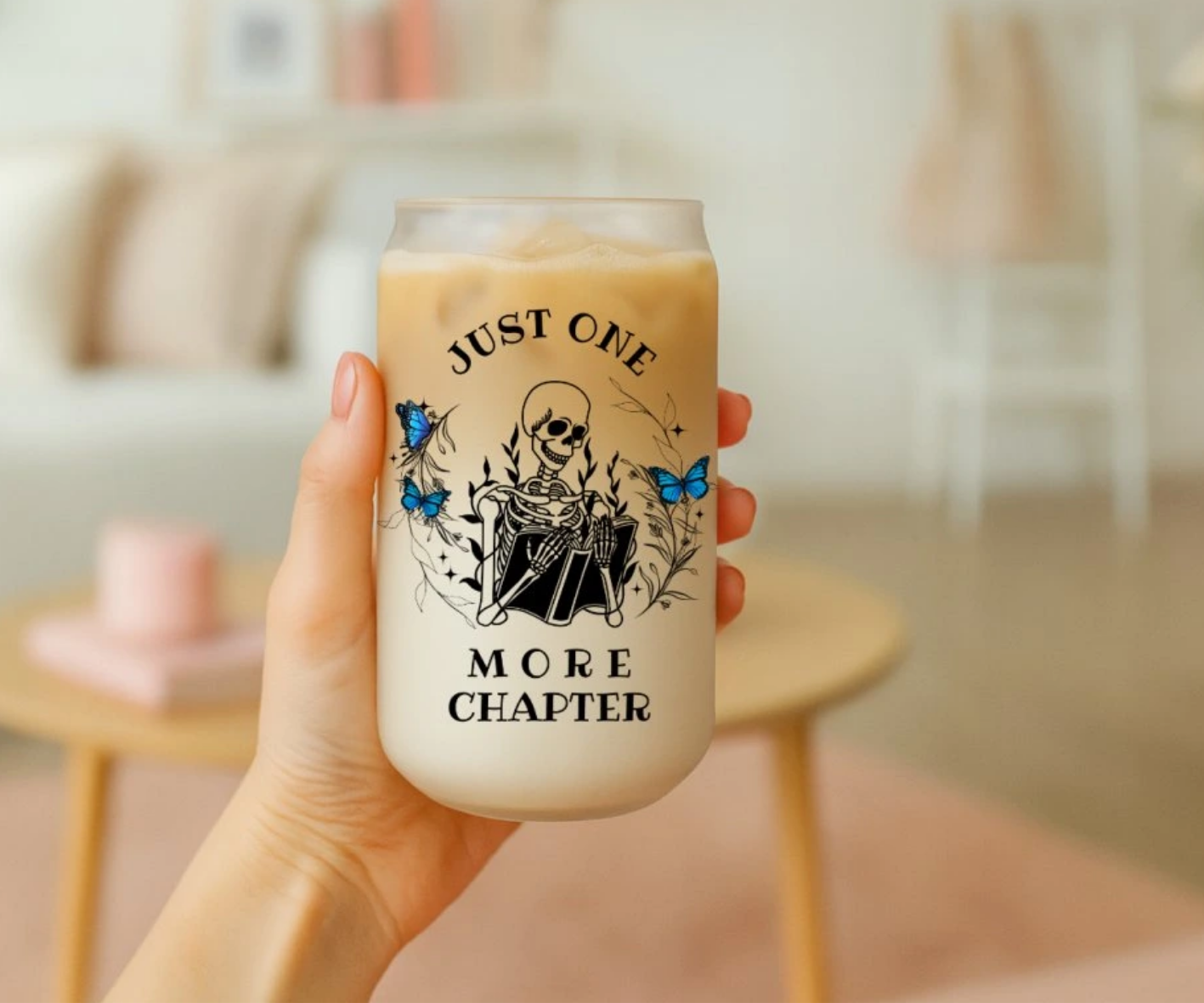 sklenicka-knihomol-just-one-more-chapter